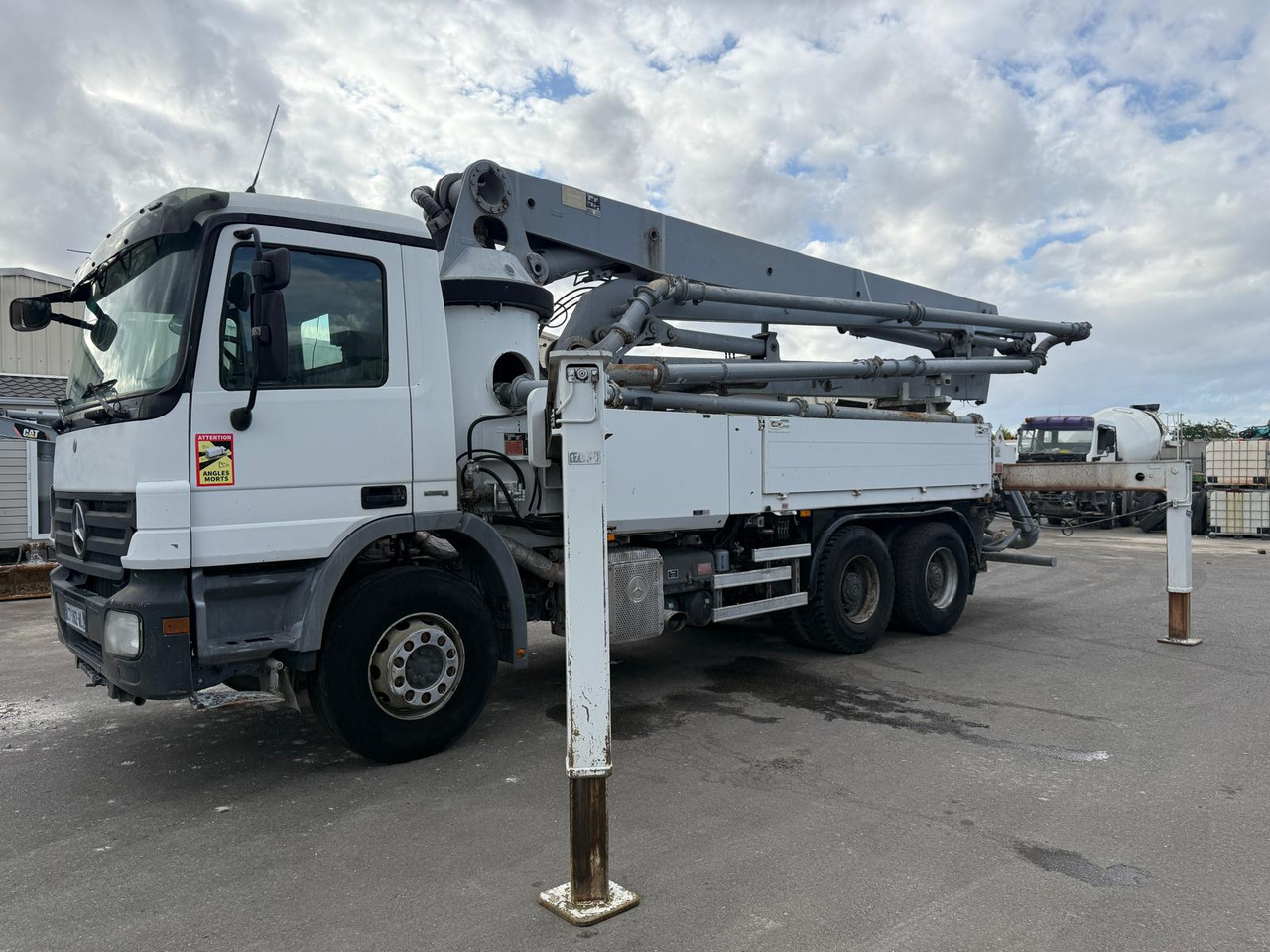 Pompe à béton Schwing 34m avec cabine Mercedes Benz Actros CT-062-WL Année 2008 - 콘크리트 펌프 트럭 : 사진 4 Pompe à béton Schwing 34m avec cabine Mercedes Benz Actros CT-062-WL Année 2008 - 콘크리트 펌프 트럭 : 사진 4