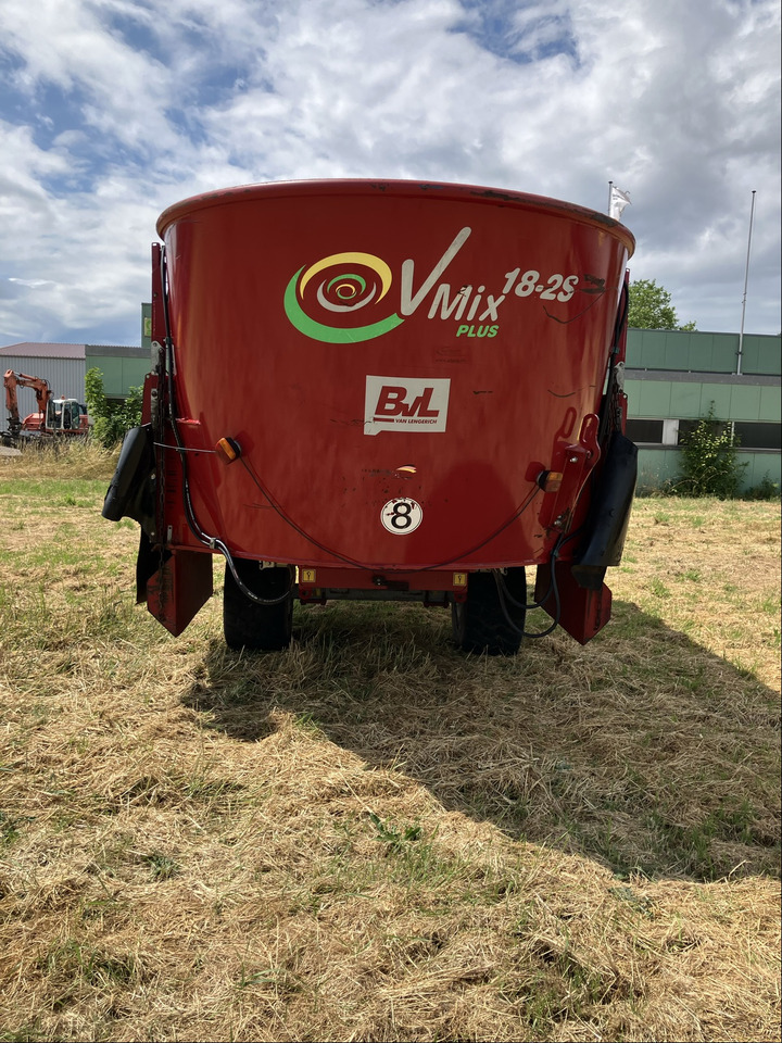 BVL Futtermischwagen V-Mix 18 2S - 목초 믹서 : 사진 4 BVL Futtermischwagen V-Mix 18 2S - 목초 믹서 : 사진 4