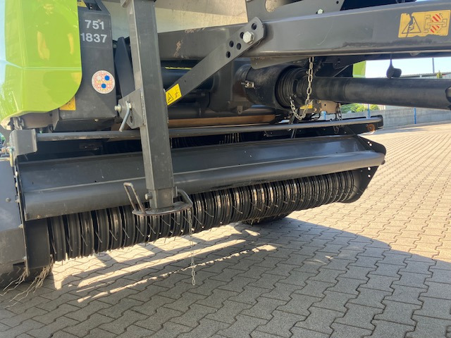 Claas Variant 365 - 건초 및 목초 장비 : 사진 3 Claas Variant 365 - 건초 및 목초 장비 : 사진 3