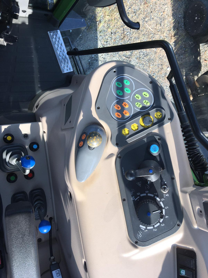 Fendt 211 Vario - 장궤형 트랙터 : 사진 3 Fendt 211 Vario - 장궤형 트랙터 : 사진 3