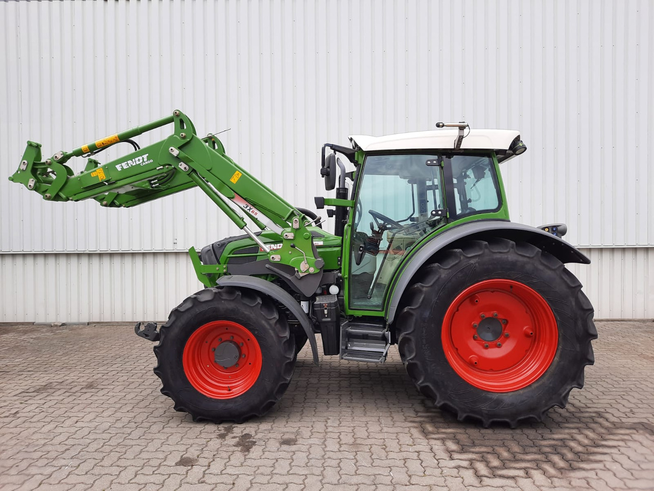 Fendt 211 Vario - 장궤형 트랙터 : 사진 1 Fendt 211 Vario - 장궤형 트랙터 : 사진 1