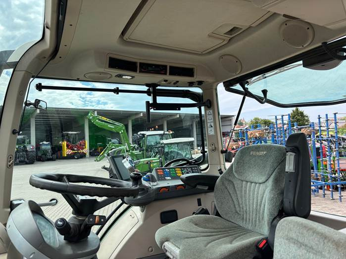 Fendt 313 Vario S4 Profi - 장궤형 트랙터 : 사진 4 Fendt 313 Vario S4 Profi - 장궤형 트랙터 : 사진 4
