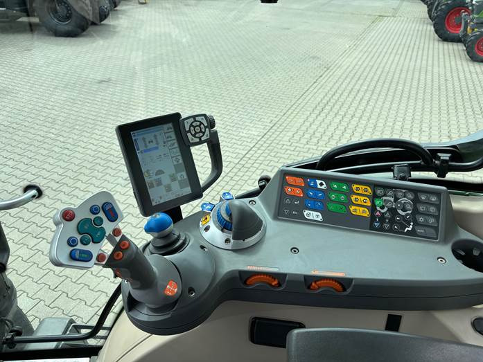 Fendt 313 Vario S4 Profi - 장궤형 트랙터 : 사진 2 Fendt 313 Vario S4 Profi - 장궤형 트랙터 : 사진 2