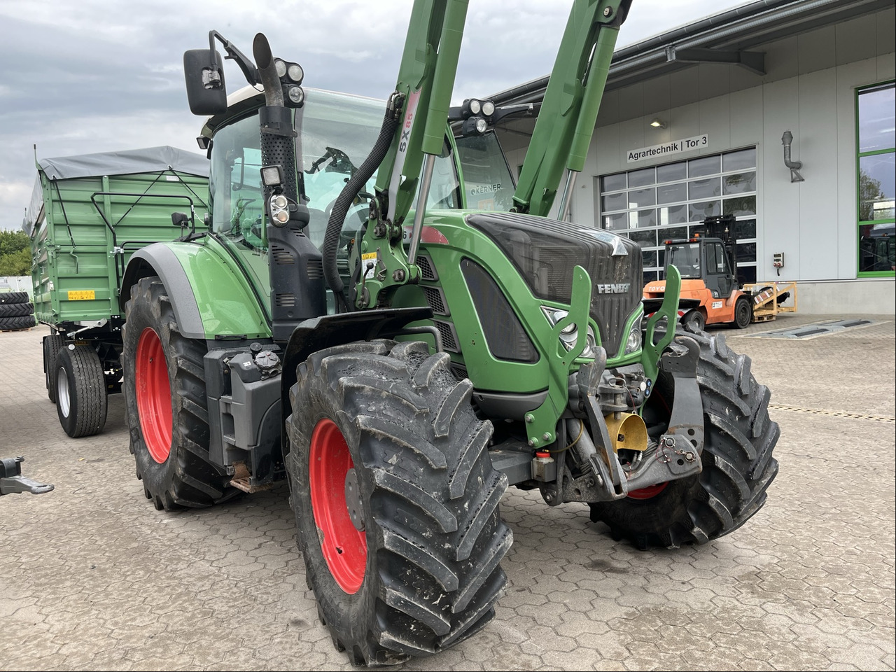 Fendt 716 Vario S4 - 장궤형 트랙터 : 사진 1 Fendt 716 Vario S4 - 장궤형 트랙터 : 사진 1