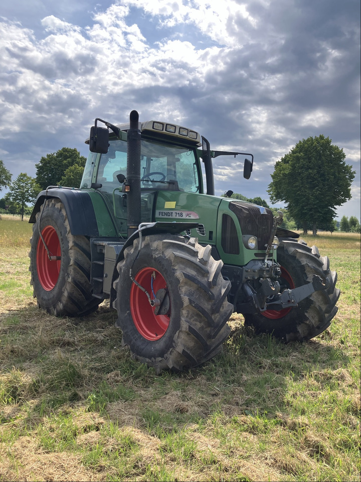 Fendt 718 Com3 Vario TMS - 장궤형 트랙터 : 사진 1 Fendt 718 Com3 Vario TMS - 장궤형 트랙터 : 사진 1