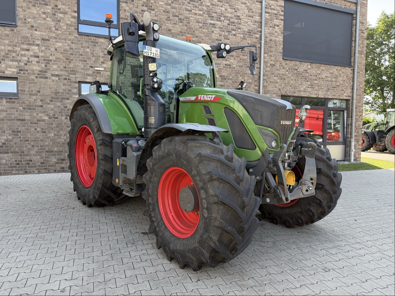 Fendt 718 Vario Gen6 PowerPlus - 장궤형 트랙터 : 사진 1 Fendt 718 Vario Gen6 PowerPlus - 장궤형 트랙터 : 사진 1