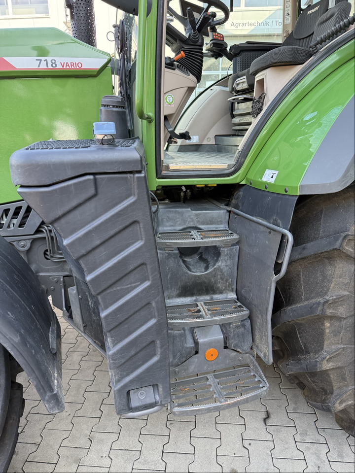 Fendt 718 Vario Gen6 PowerPlus - 장궤형 트랙터 : 사진 2 Fendt 718 Vario Gen6 PowerPlus - 장궤형 트랙터 : 사진 2