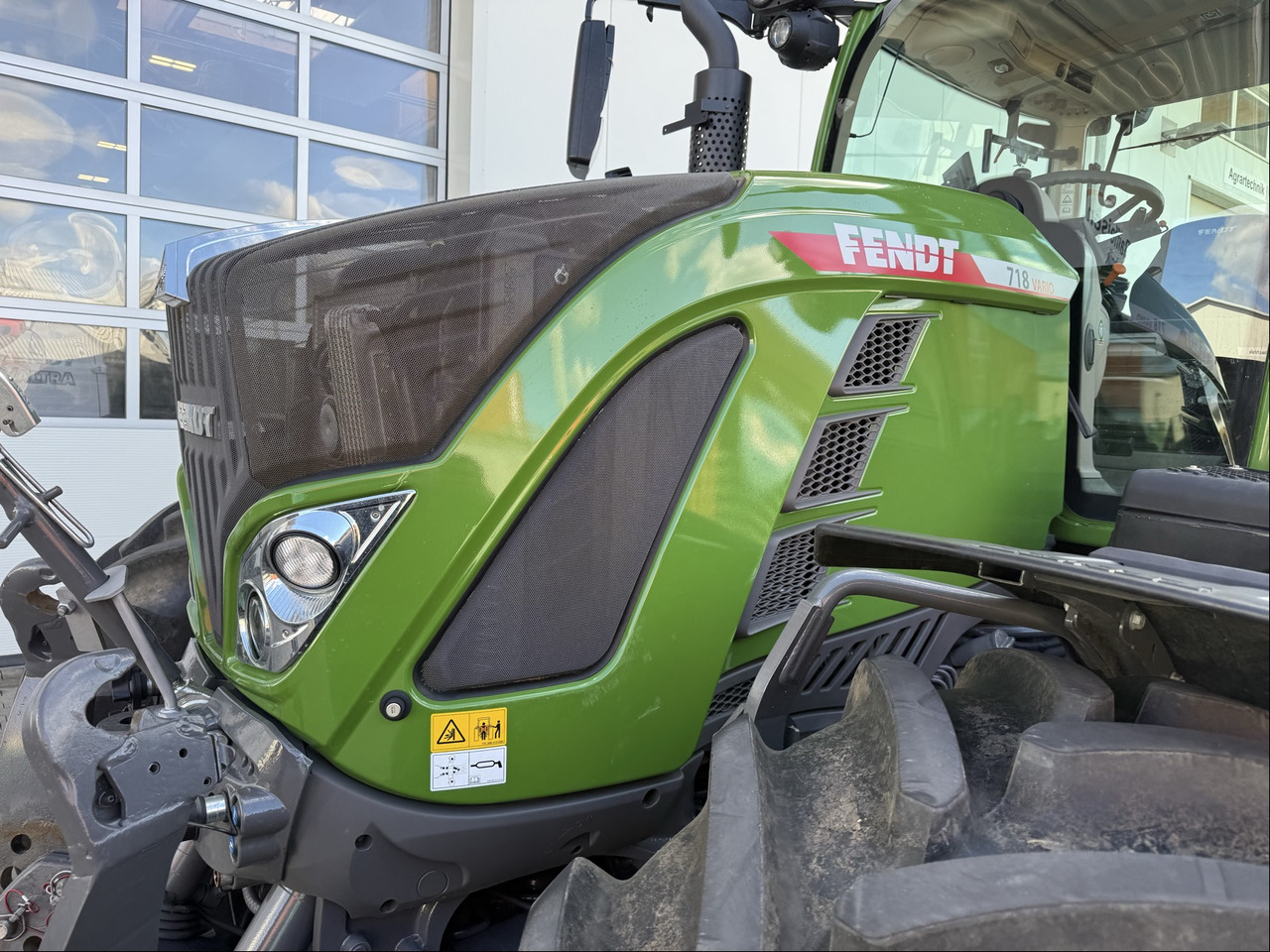 Fendt 718 Vario Gen6 ProfiPlus - 장궤형 트랙터 : 사진 4 Fendt 718 Vario Gen6 ProfiPlus - 장궤형 트랙터 : 사진 4