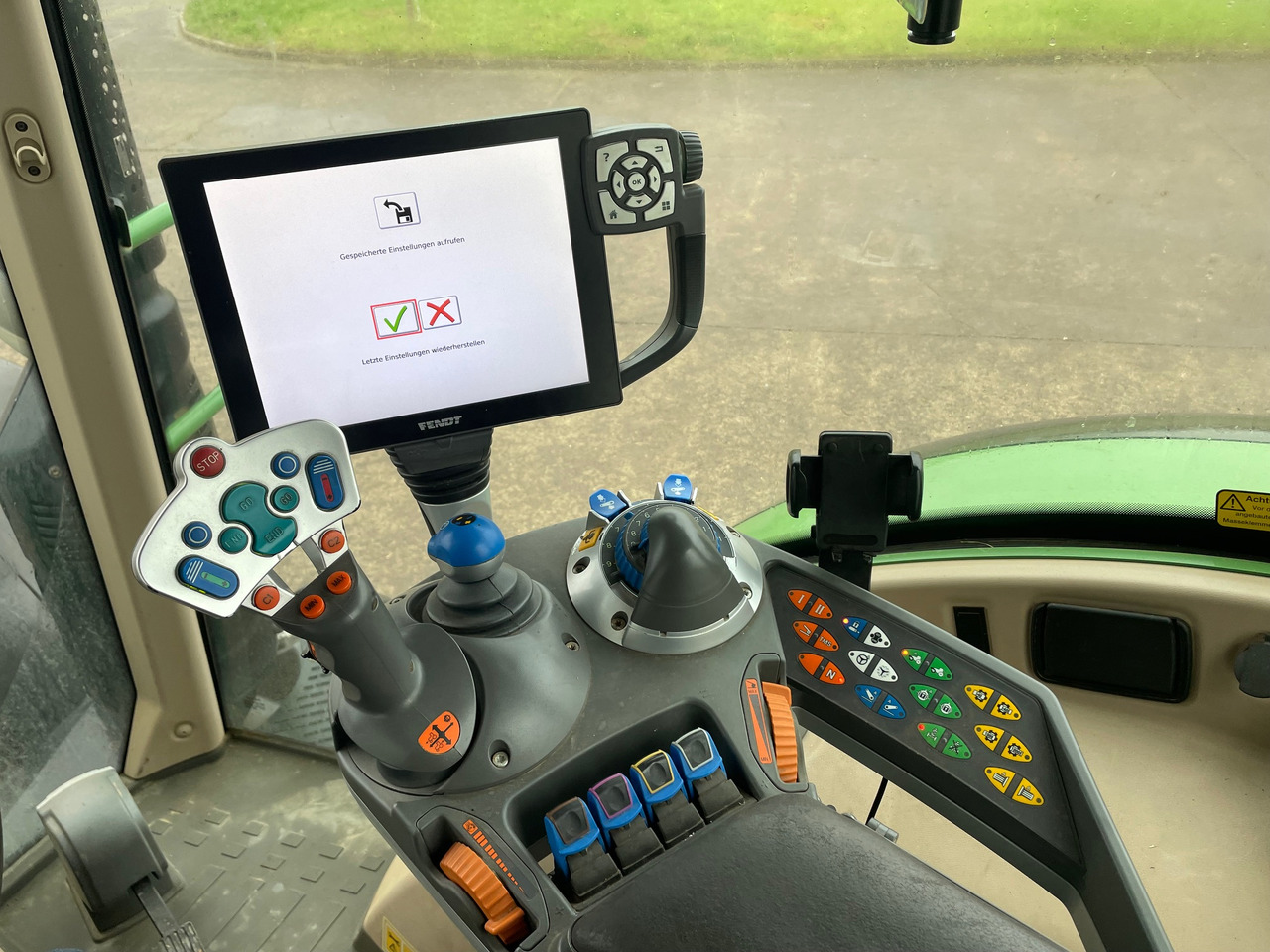 Fendt 718 Vario S4 ProfiPlus - 장궤형 트랙터 : 사진 3 Fendt 718 Vario S4 ProfiPlus - 장궤형 트랙터 : 사진 3