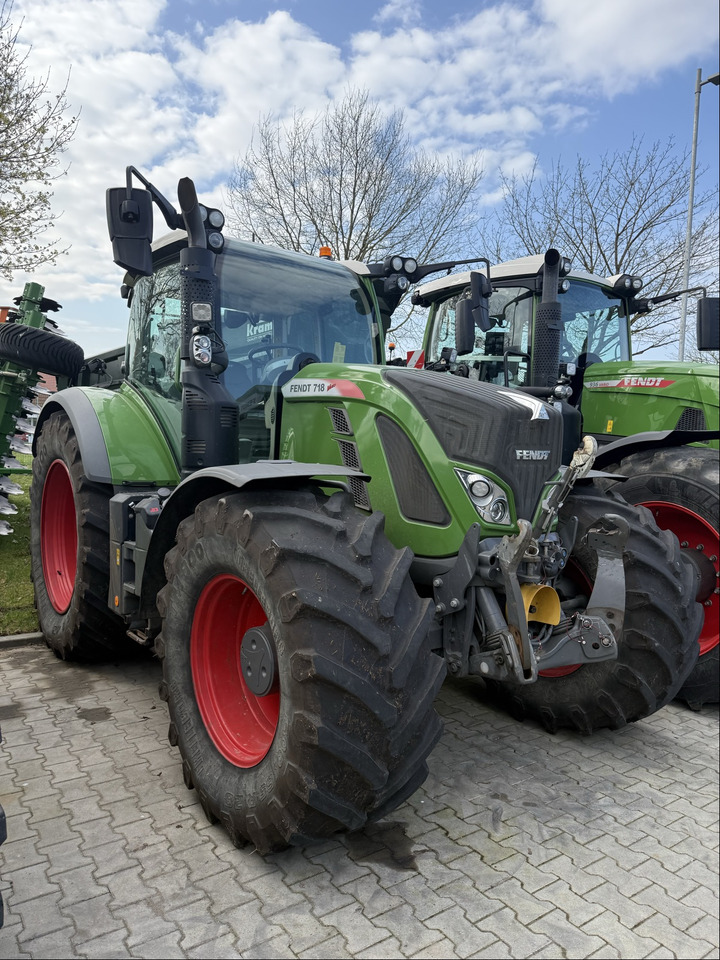 Fendt 718 Vario S4 ProfiPlus - 장궤형 트랙터 : 사진 1 Fendt 718 Vario S4 ProfiPlus - 장궤형 트랙터 : 사진 1