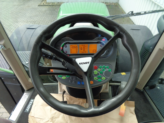 Fendt 720 Vario S4 Power - 장궤형 트랙터 : 사진 2 Fendt 720 Vario S4 Power - 장궤형 트랙터 : 사진 2