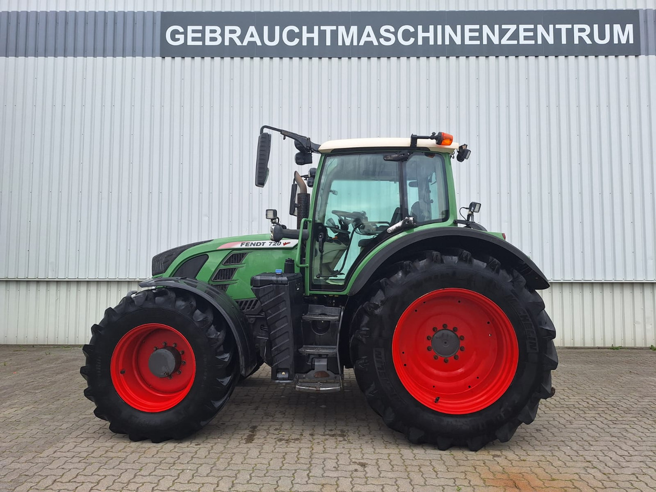 Fendt 720 Vario SCR Profi - 장궤형 트랙터 : 사진 1 Fendt 720 Vario SCR Profi - 장궤형 트랙터 : 사진 1