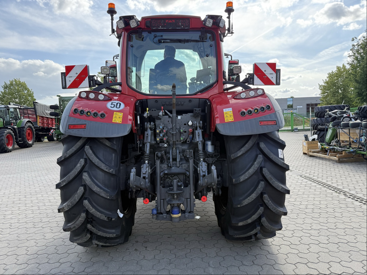 Fendt 724 Vario Gen6 ProfiPlus - 장궤형 트랙터 : 사진 2 Fendt 724 Vario Gen6 ProfiPlus - 장궤형 트랙터 : 사진 2