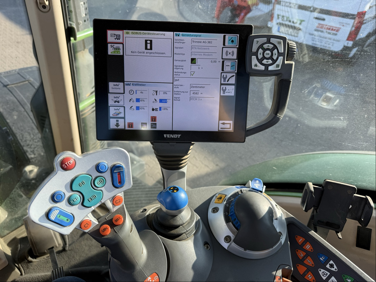 Fendt 724 Vario S4 ProfiPlus - 장궤형 트랙터 : 사진 3 Fendt 724 Vario S4 ProfiPlus - 장궤형 트랙터 : 사진 3