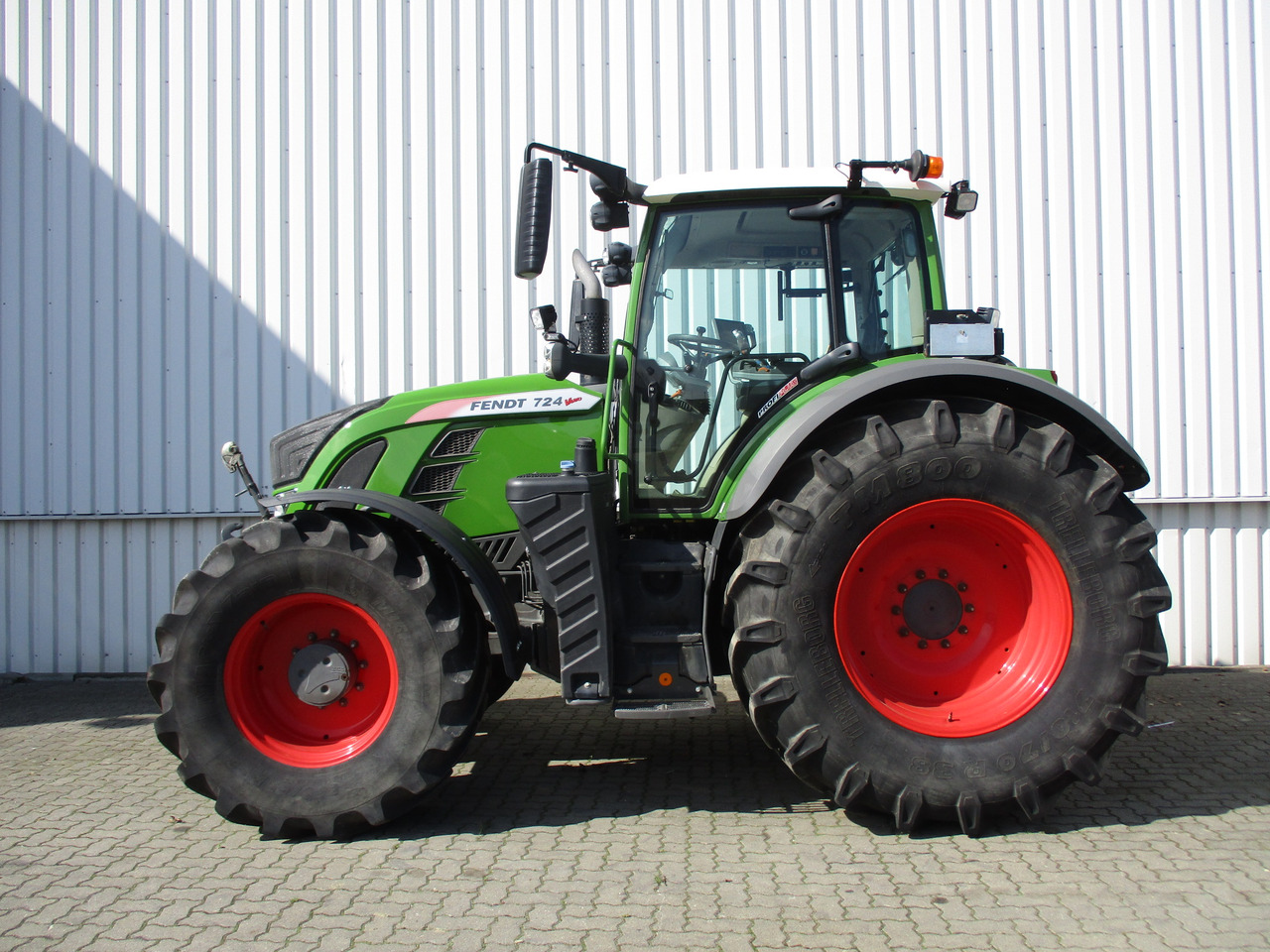 Fendt 724 Vario S4 ProfiPlus - 장궤형 트랙터 : 사진 1 Fendt 724 Vario S4 ProfiPlus - 장궤형 트랙터 : 사진 1