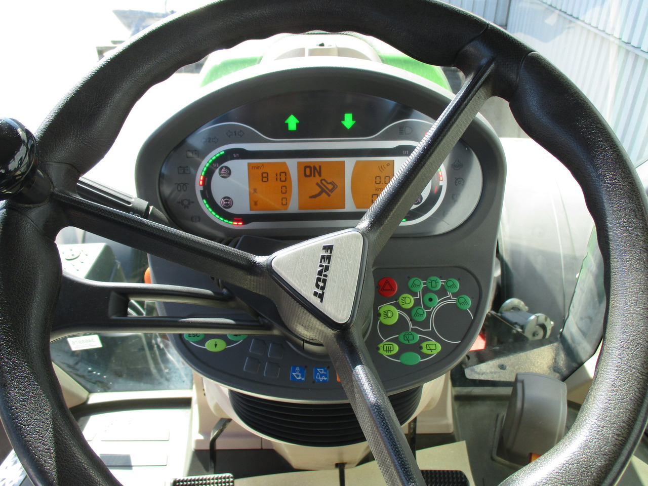 Fendt 724 Vario S4 ProfiPlus - 장궤형 트랙터 : 사진 2 Fendt 724 Vario S4 ProfiPlus - 장궤형 트랙터 : 사진 2
