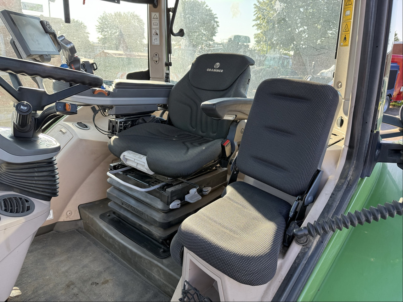 Fendt 724 Vario S4 ProfiPlus - 장궤형 트랙터 : 사진 4 Fendt 724 Vario S4 ProfiPlus - 장궤형 트랙터 : 사진 4