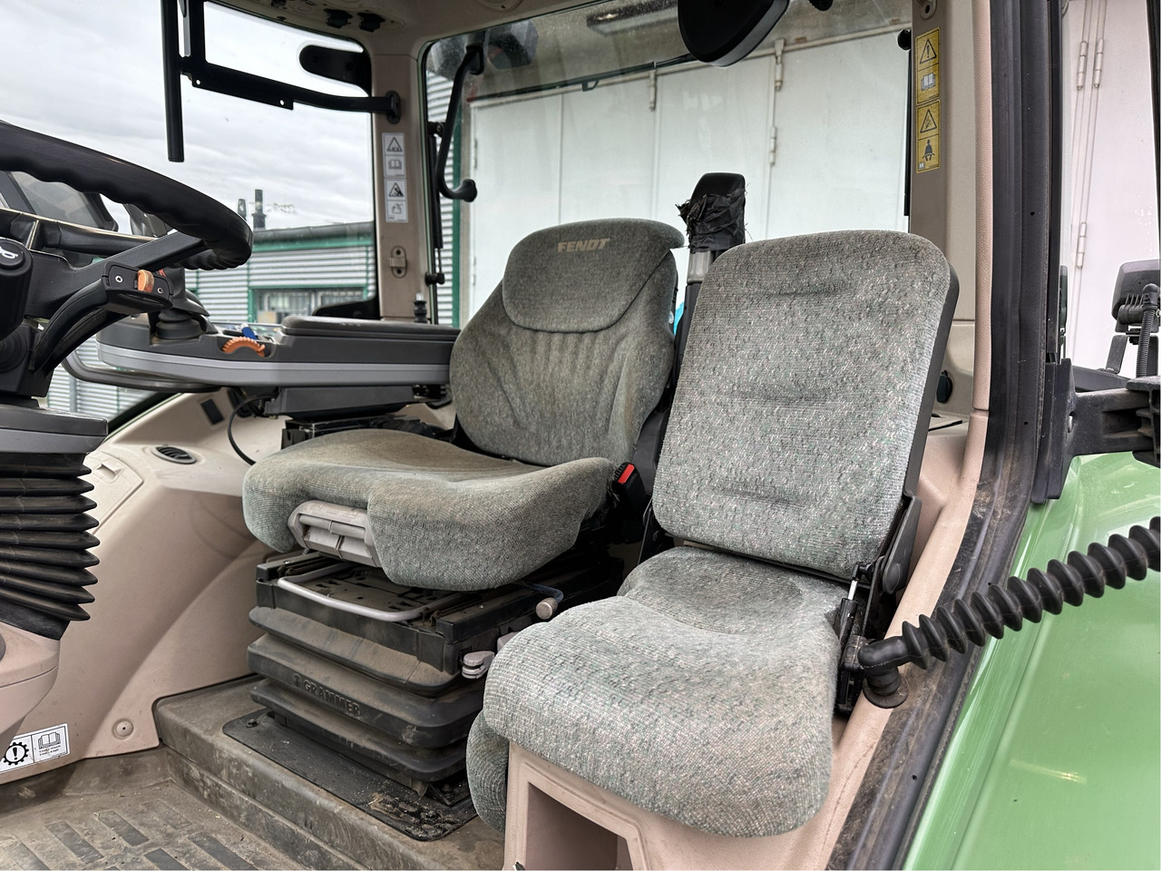 Fendt 724 Vario S4 ProfiPlus - 장궤형 트랙터 : 사진 4 Fendt 724 Vario S4 ProfiPlus - 장궤형 트랙터 : 사진 4