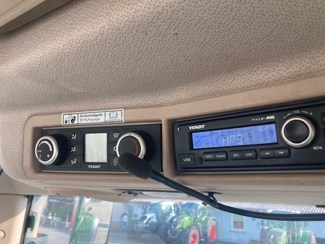 Fendt 724 Vario S4 Profi - 장궤형 트랙터 : 사진 3 Fendt 724 Vario S4 Profi - 장궤형 트랙터 : 사진 3