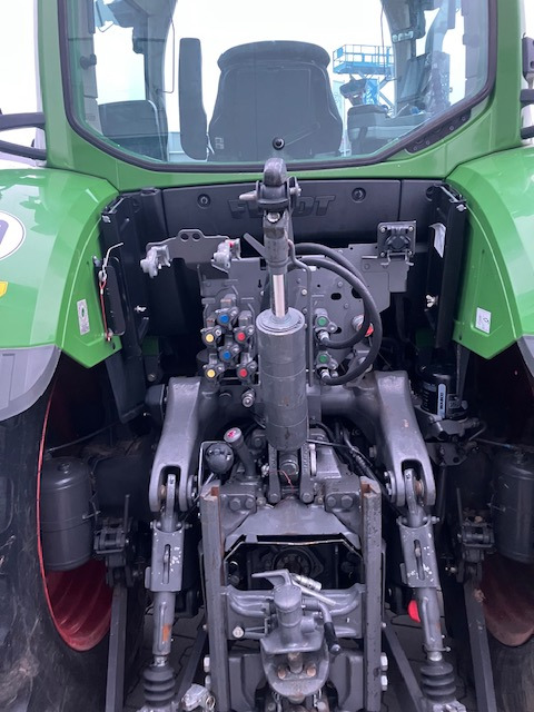 Fendt 724 Vario S4 Profi - 장궤형 트랙터 : 사진 3 Fendt 724 Vario S4 Profi - 장궤형 트랙터 : 사진 3