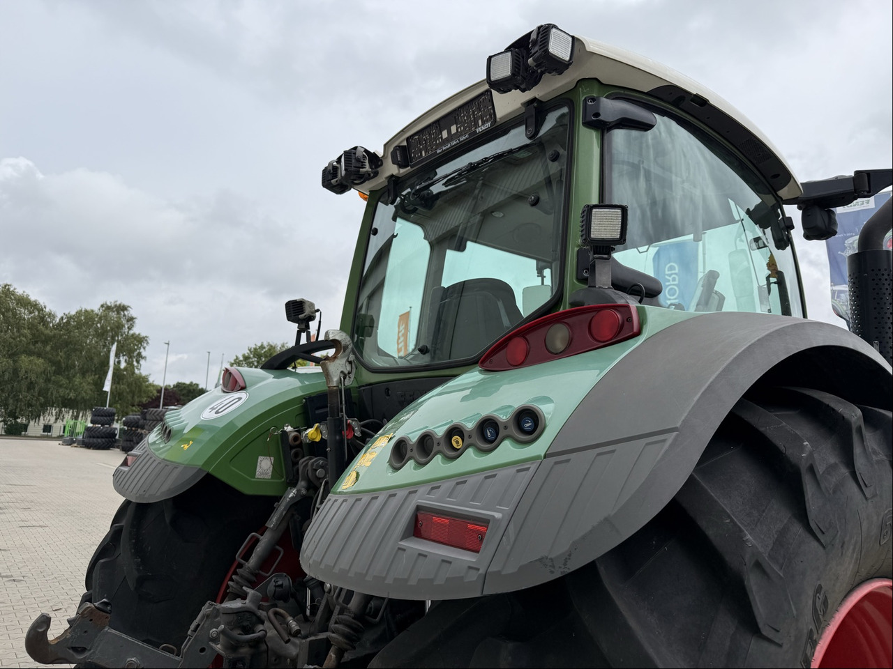 Fendt 724 Vario S4 Profi - 장궤형 트랙터 : 사진 2 Fendt 724 Vario S4 Profi - 장궤형 트랙터 : 사진 2