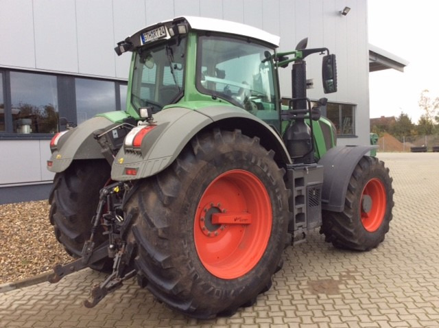 Fendt 824 Vario S4 Profi - 장궤형 트랙터 : 사진 5 Fendt 824 Vario S4 Profi - 장궤형 트랙터 : 사진 5