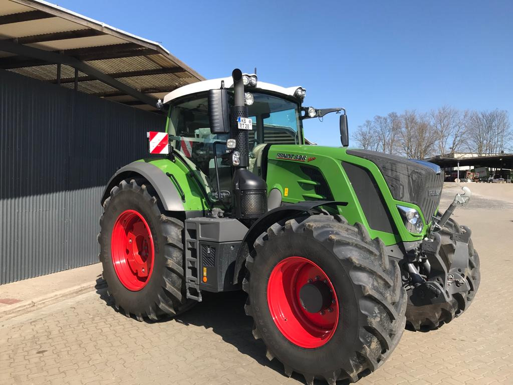 Fendt 828 Vario S4 Profi - 장궤형 트랙터 : 사진 3 Fendt 828 Vario S4 Profi - 장궤형 트랙터 : 사진 3