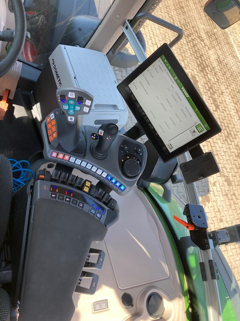 Fendt 930 Vario Gen7 Profi Setting2 - 장궤형 트랙터 : 사진 3 Fendt 930 Vario Gen7 Profi Setting2 - 장궤형 트랙터 : 사진 3