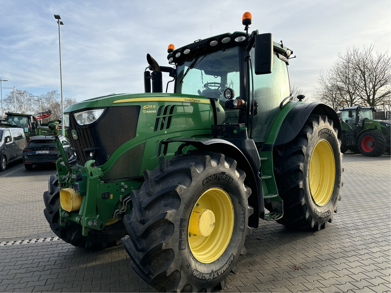 John Deere 6215R - 장궤형 트랙터 : 사진 1 John Deere 6215R - 장궤형 트랙터 : 사진 1