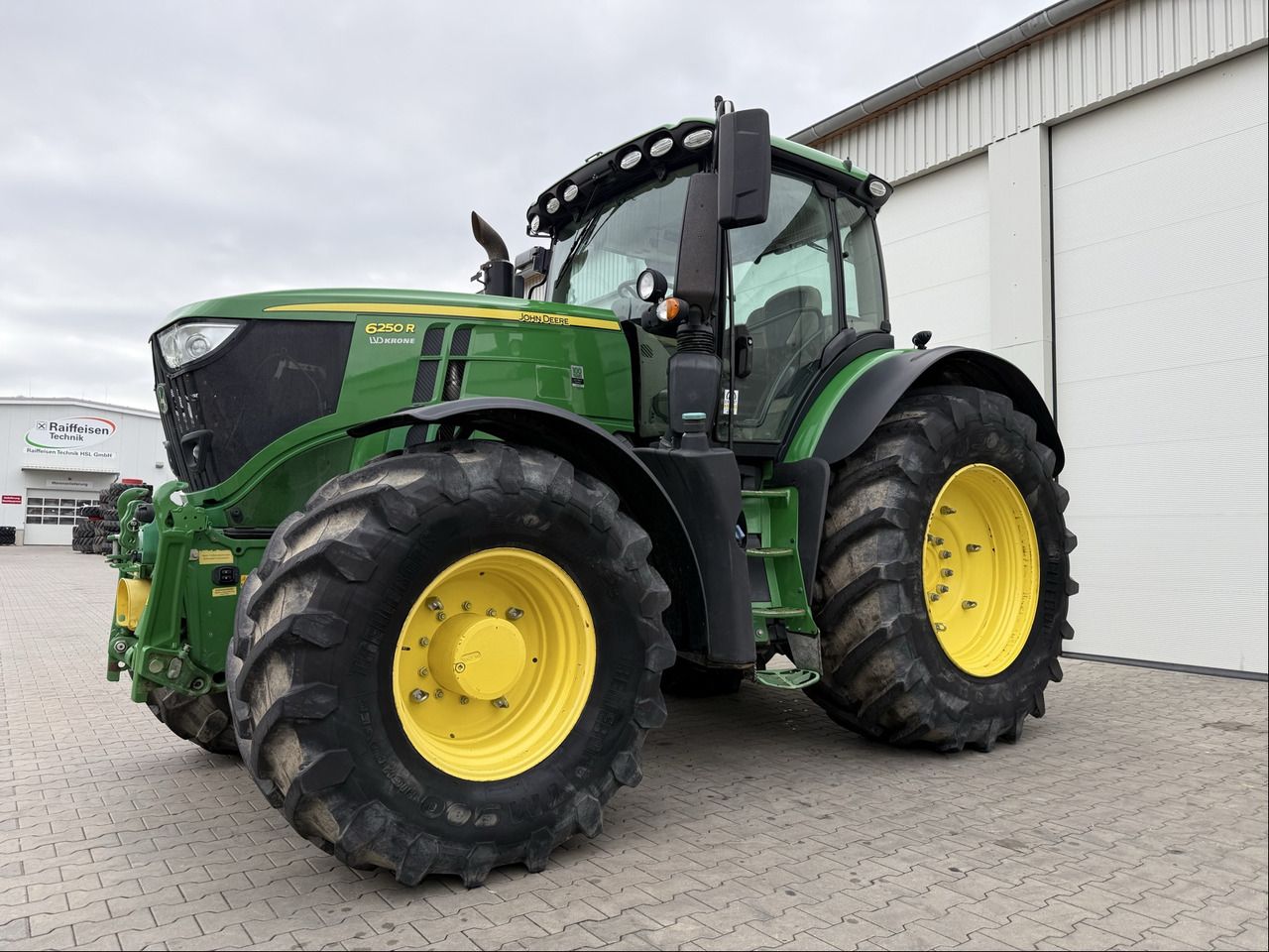 John Deere 6250 R - 장궤형 트랙터 : 사진 1 John Deere 6250 R - 장궤형 트랙터 : 사진 1