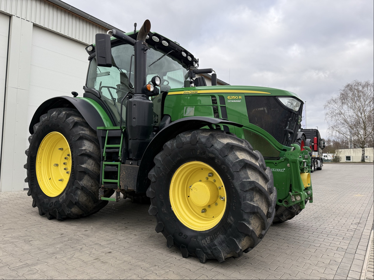 John Deere 6250 R - 장궤형 트랙터 : 사진 1 John Deere 6250 R - 장궤형 트랙터 : 사진 1
