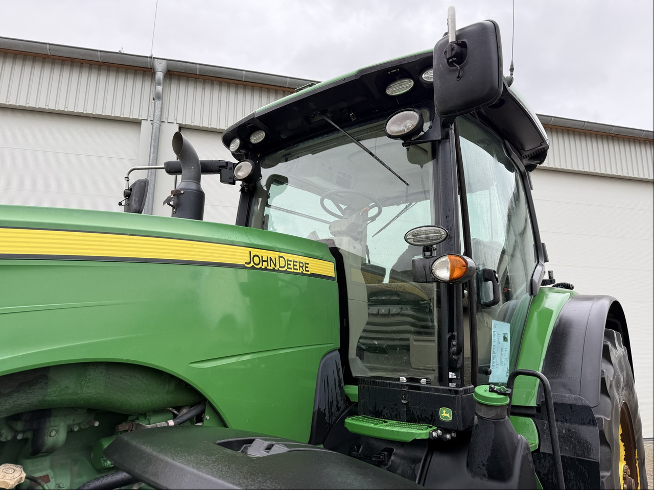 John Deere 8320 R - 장궤형 트랙터 : 사진 3 John Deere 8320 R - 장궤형 트랙터 : 사진 3