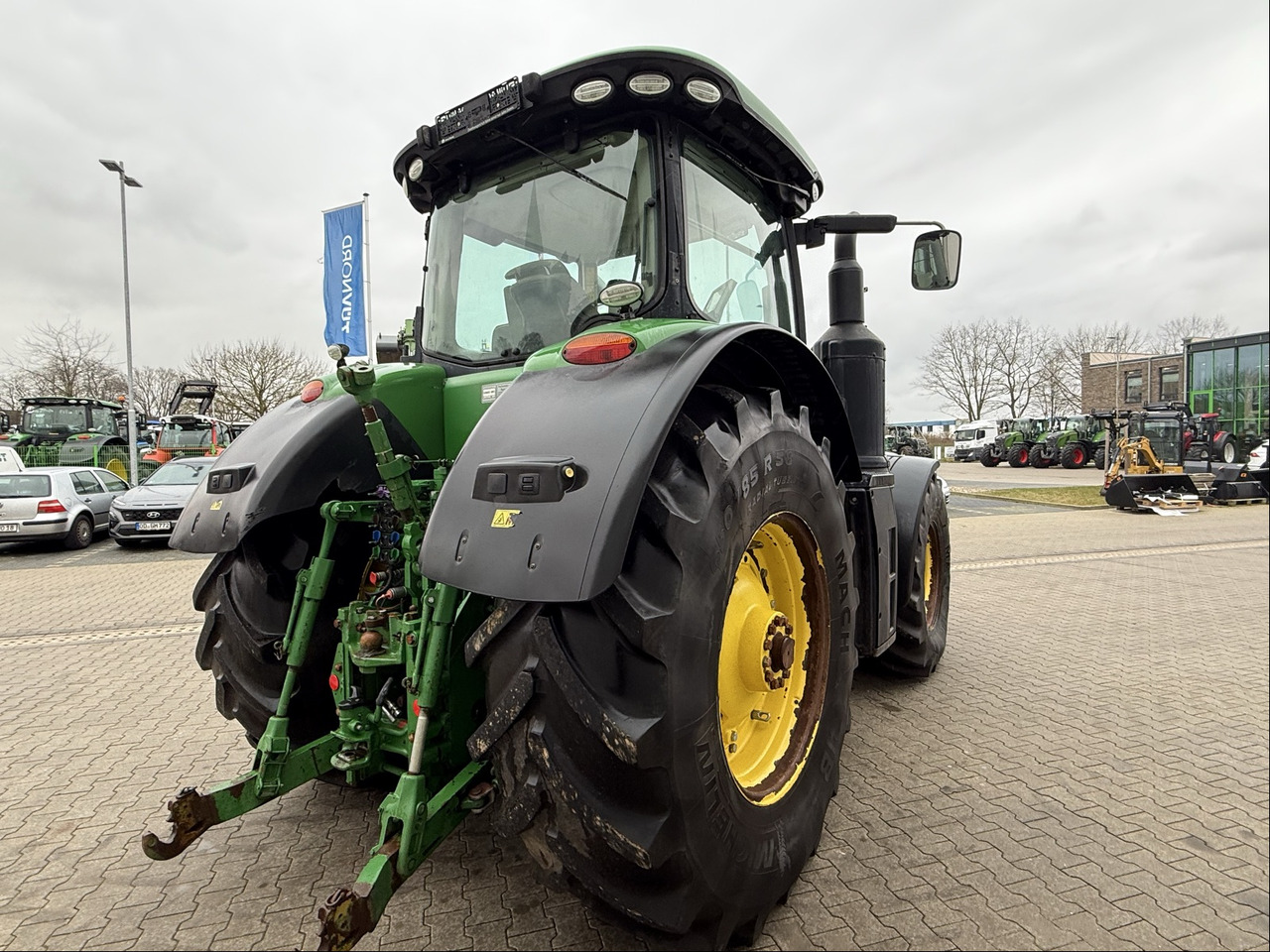 John Deere 8320 R - 장궤형 트랙터 : 사진 5 John Deere 8320 R - 장궤형 트랙터 : 사진 5