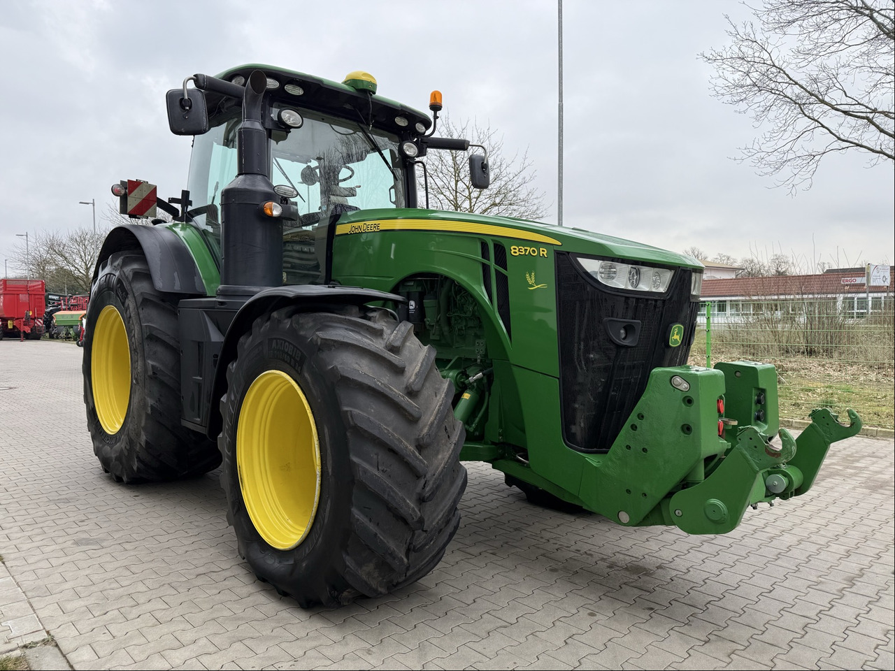John Deere 8370 R - 장궤형 트랙터 : 사진 1 John Deere 8370 R - 장궤형 트랙터 : 사진 1