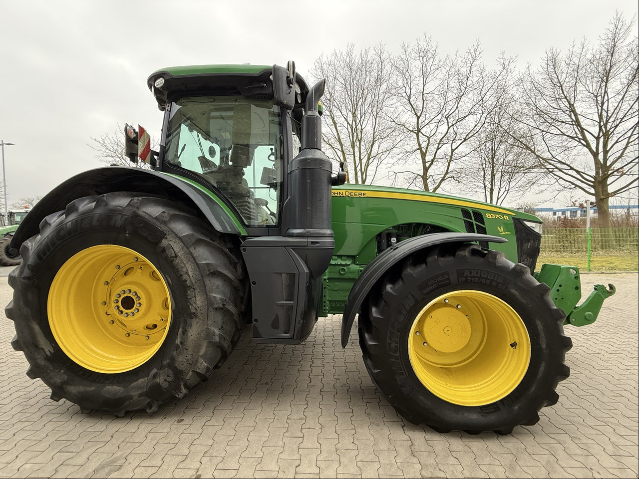 John Deere 8370 R - 장궤형 트랙터 : 사진 5 John Deere 8370 R - 장궤형 트랙터 : 사진 5