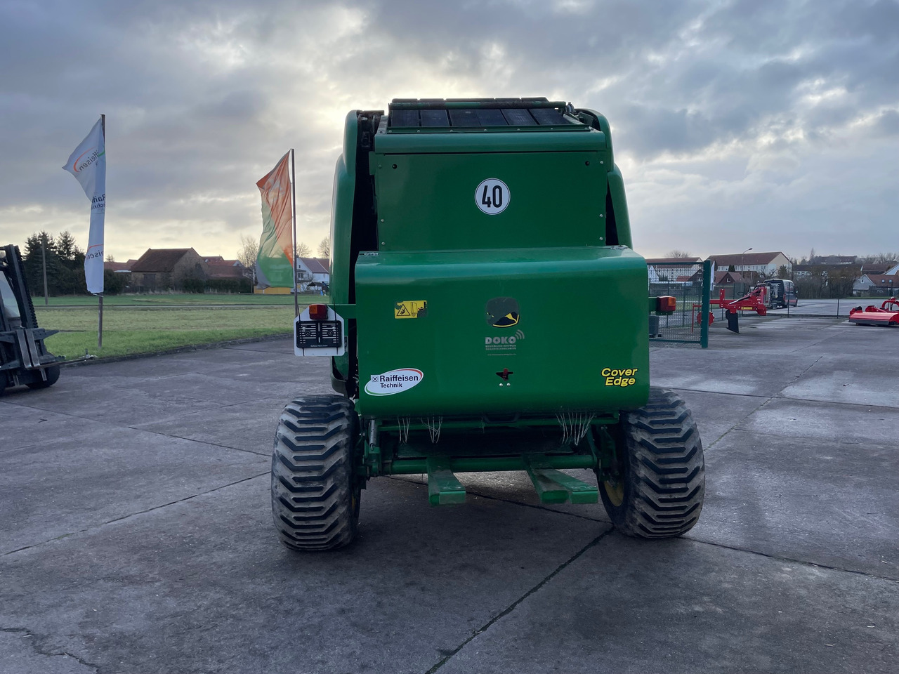 John Deere 864 Rundballenpresse - 건초 및 목초 장비 : 사진 4 John Deere 864 Rundballenpresse - 건초 및 목초 장비 : 사진 4