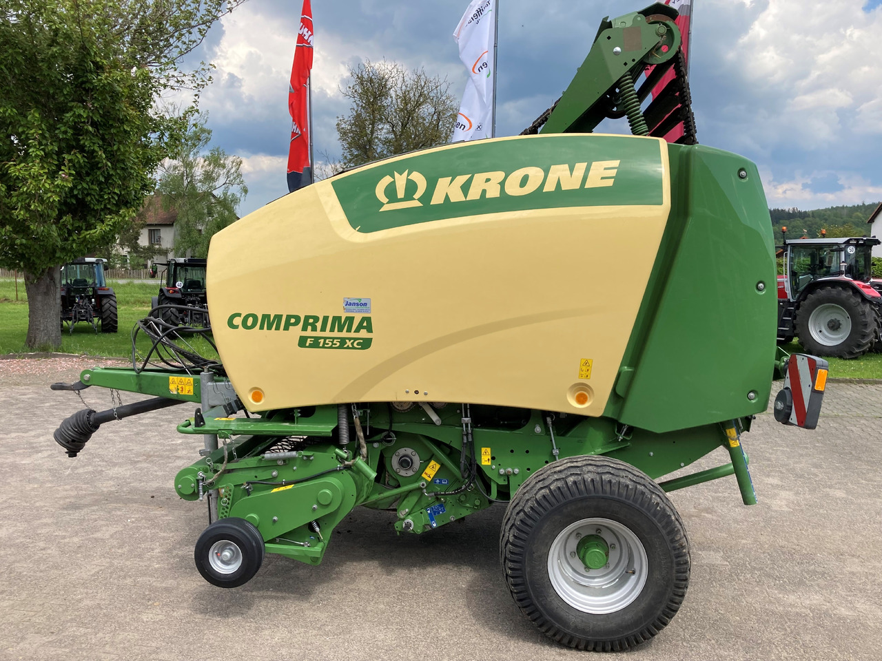 Krone Rundballenpresse - 건초 및 목초 장비 : 사진 1 Krone Rundballenpresse - 건초 및 목초 장비 : 사진 1