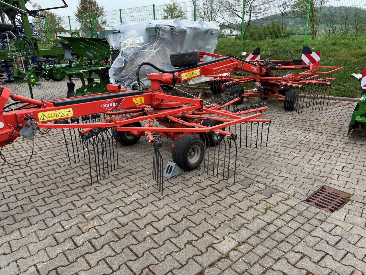 Kuhn Schwader 6632 - 반전기/ 레이크 : 사진 1 Kuhn Schwader 6632 - 반전기/ 레이크 : 사진 1
