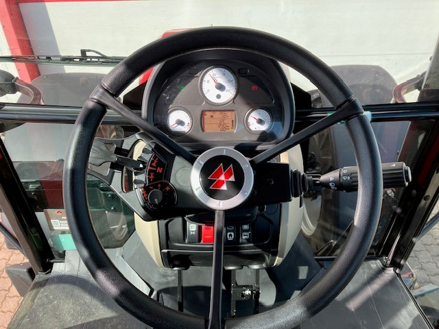Massey Ferguson 5712 M 4WD Cab Essential - 장궤형 트랙터 : 사진 5 Massey Ferguson 5712 M 4WD Cab Essential - 장궤형 트랙터 : 사진 5
