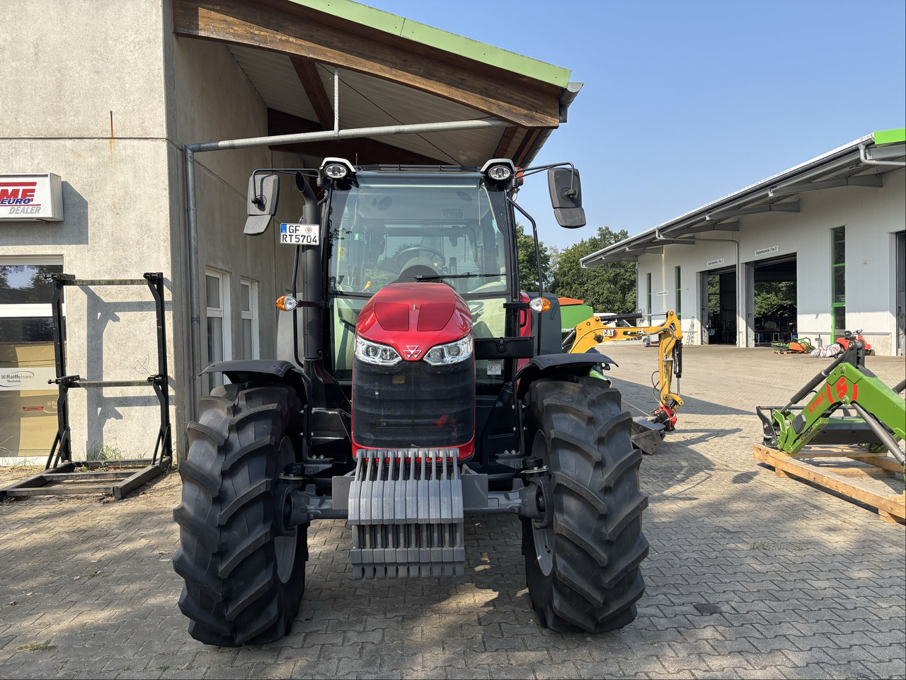 Massey Ferguson 5712M 4WD Cab Essential - 장궤형 트랙터 : 사진 5 Massey Ferguson 5712M 4WD Cab Essential - 장궤형 트랙터 : 사진 5