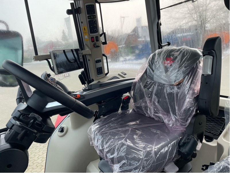 Massey Ferguson 6S.135 Dyna-VT EFFICIENT - 장궤형 트랙터 : 사진 3 Massey Ferguson 6S.135 Dyna-VT EFFICIENT - 장궤형 트랙터 : 사진 3