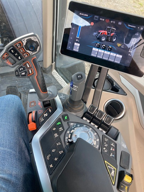 Massey Ferguson 8S.245 Dyna E-Power Excl - 장궤형 트랙터 : 사진 5 Massey Ferguson 8S.245 Dyna E-Power Excl - 장궤형 트랙터 : 사진 5