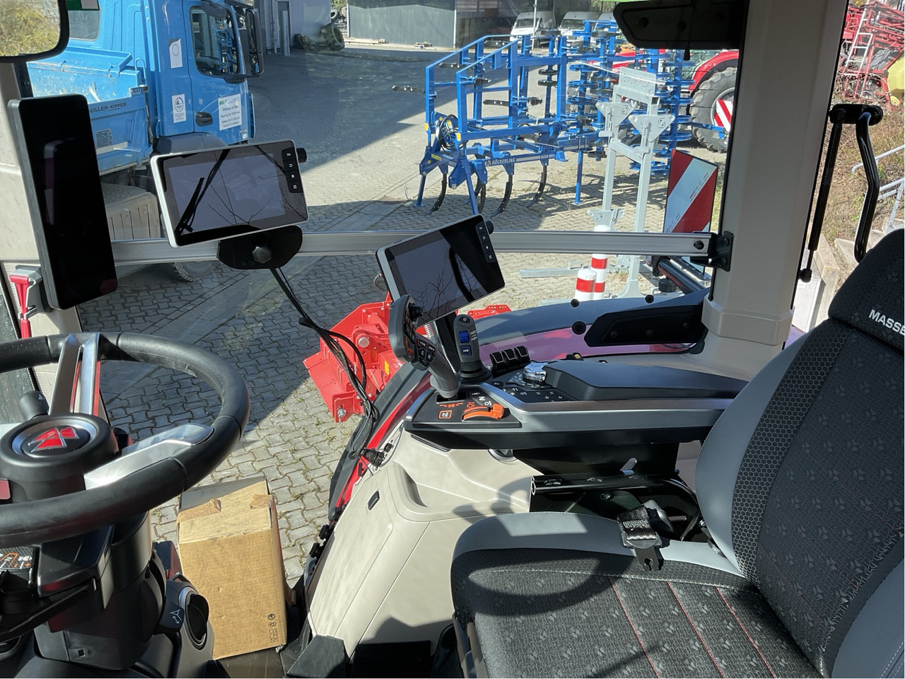Massey Ferguson 8S.305 Dyna-VT EXCLUSIVE - 장궤형 트랙터 : 사진 2 Massey Ferguson 8S.305 Dyna-VT EXCLUSIVE - 장궤형 트랙터 : 사진 2