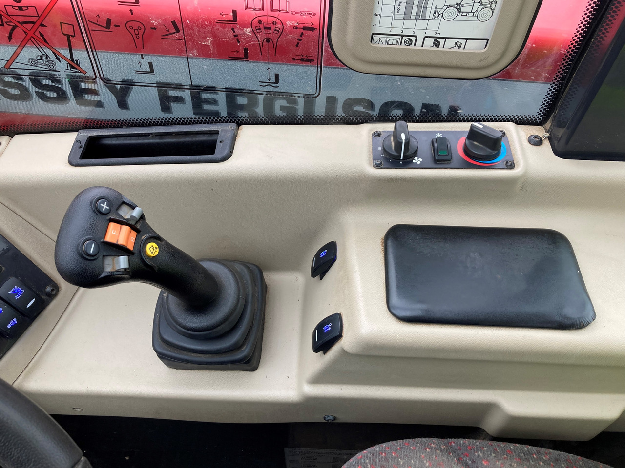 Massey Ferguson Telekoplader TH 7038 - 텔레스코픽 핸들러 : 사진 3 Massey Ferguson Telekoplader TH 7038 - 텔레스코픽 핸들러 : 사진 3