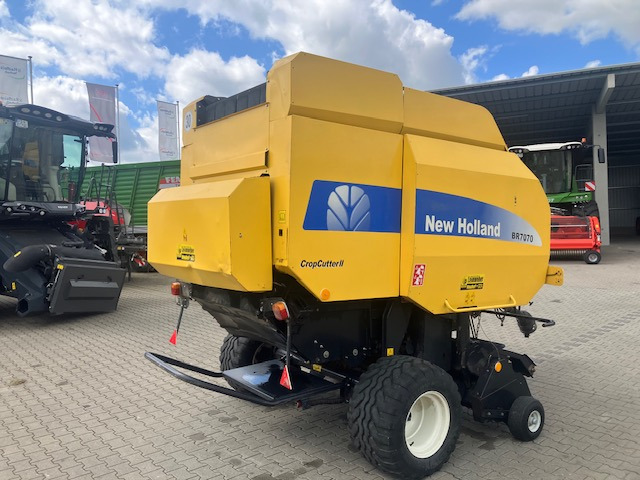 New Holland BR 7070 Crop Cutter II - 건초 및 목초 장비 : 사진 2 New Holland BR 7070 Crop Cutter II - 건초 및 목초 장비 : 사진 2