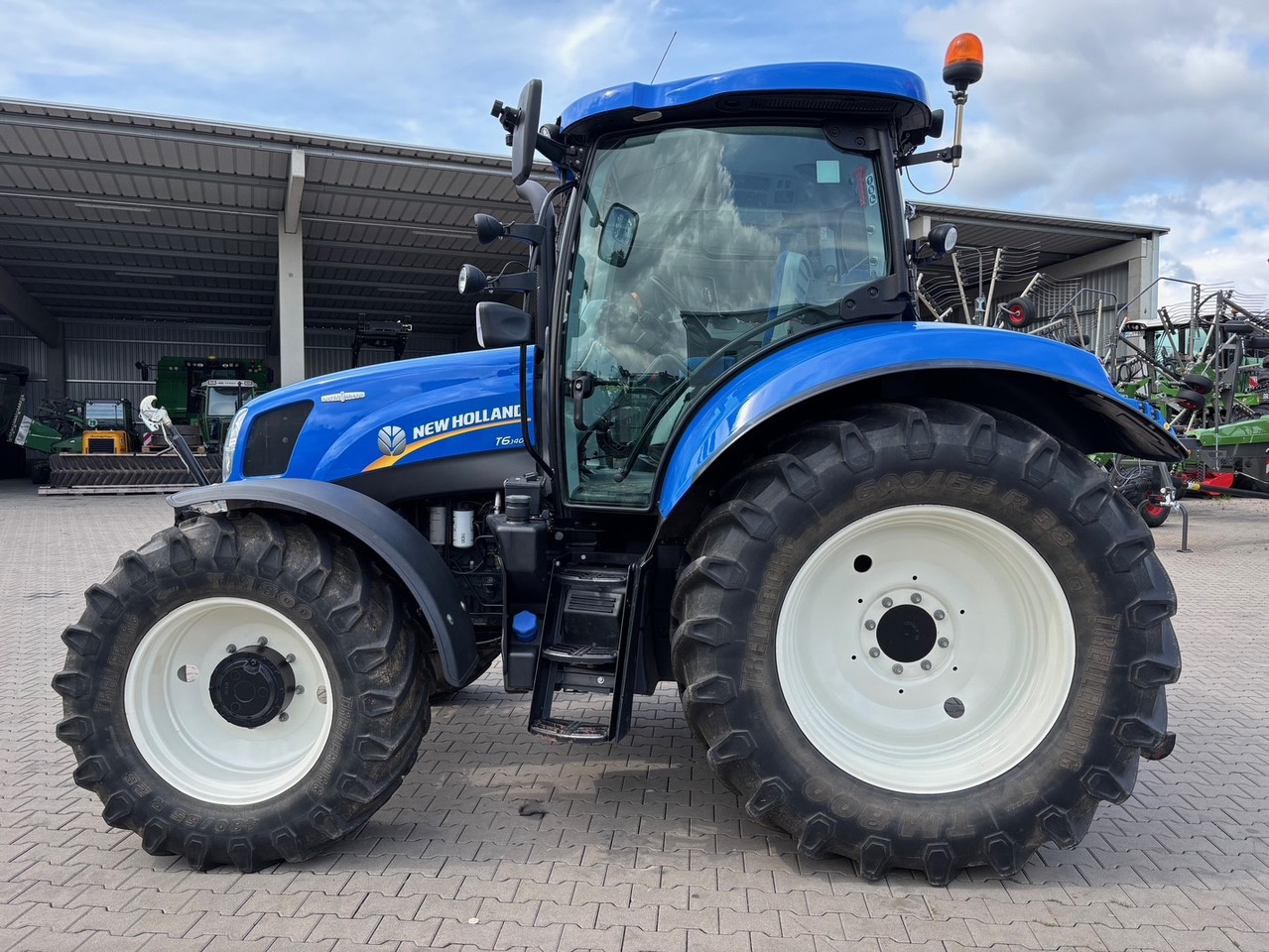 리스 New Holland T6.140 Auto Command New Holland T6.140 Auto Command : 사진 7 리스 New Holland T6.140 Auto Command New Holland T6.140 Auto Command : 사진 7