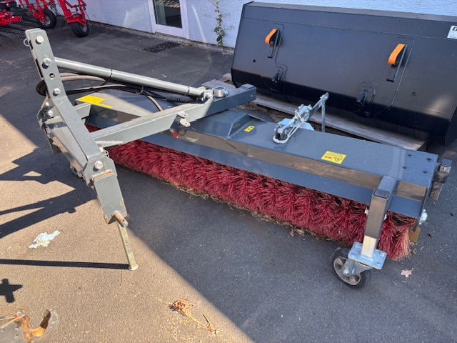 Saphir FKM 231 Kehrmaschine - 모어 : 사진 1 Saphir FKM 231 Kehrmaschine - 모어 : 사진 1