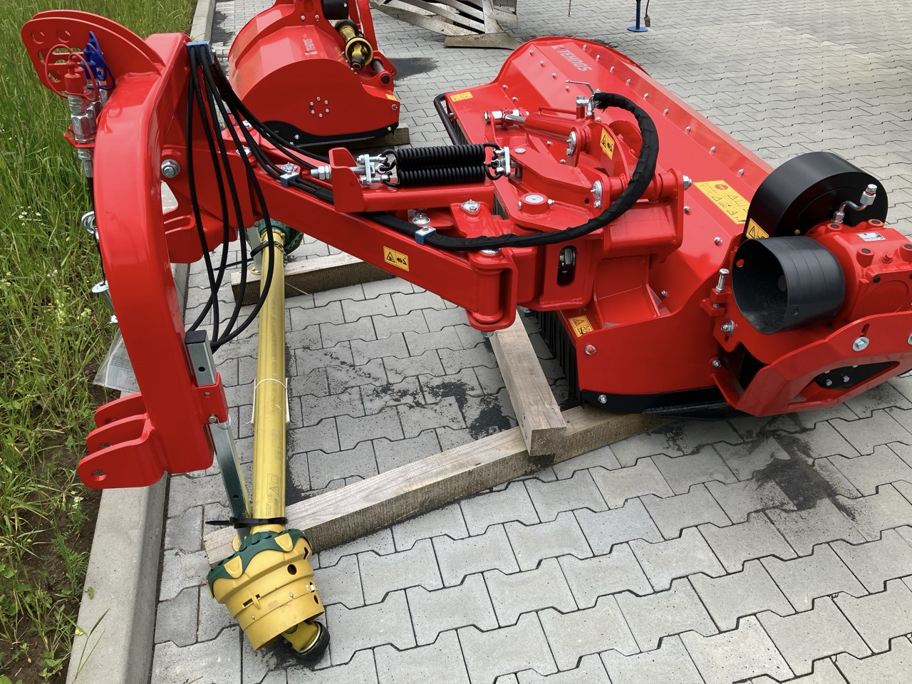 Tehnos Mulcher MB 220R PROFI LW - 플레일 모어 : 사진 2 Tehnos Mulcher MB 220R PROFI LW - 플레일 모어 : 사진 2