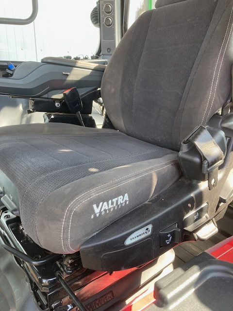 Valtra T 235 Versu - 장궤형 트랙터 : 사진 5 Valtra T 235 Versu - 장궤형 트랙터 : 사진 5