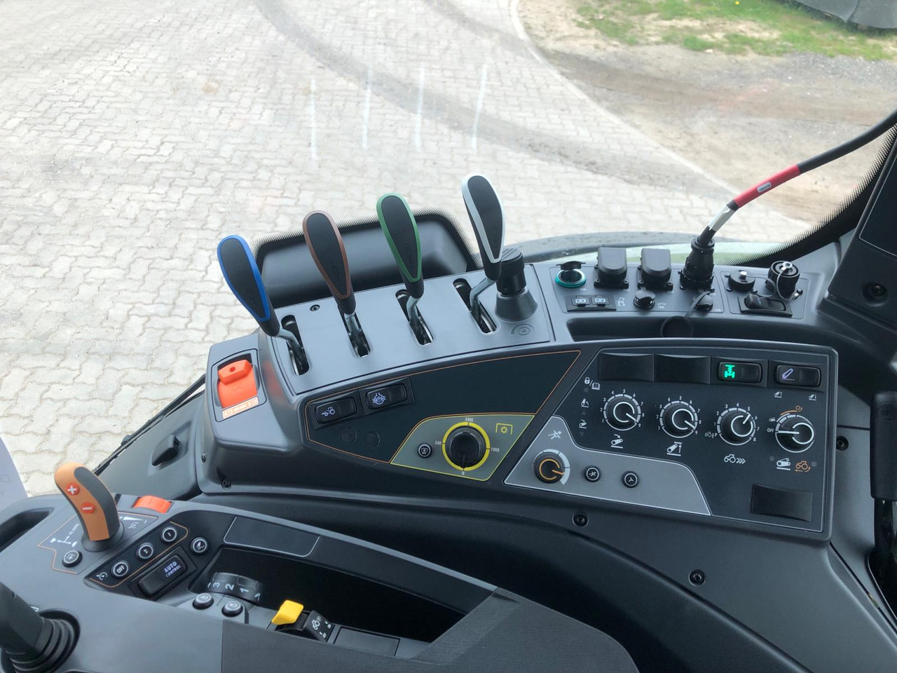 Valtra T175EA - 장궤형 트랙터 : 사진 5 Valtra T175EA - 장궤형 트랙터 : 사진 5